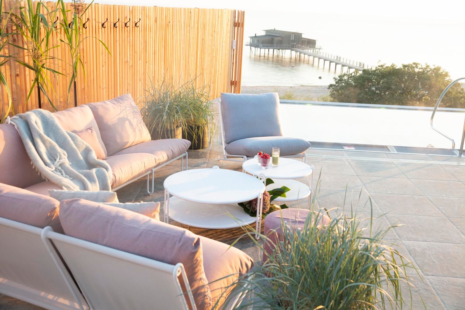 Blixt coffee table White