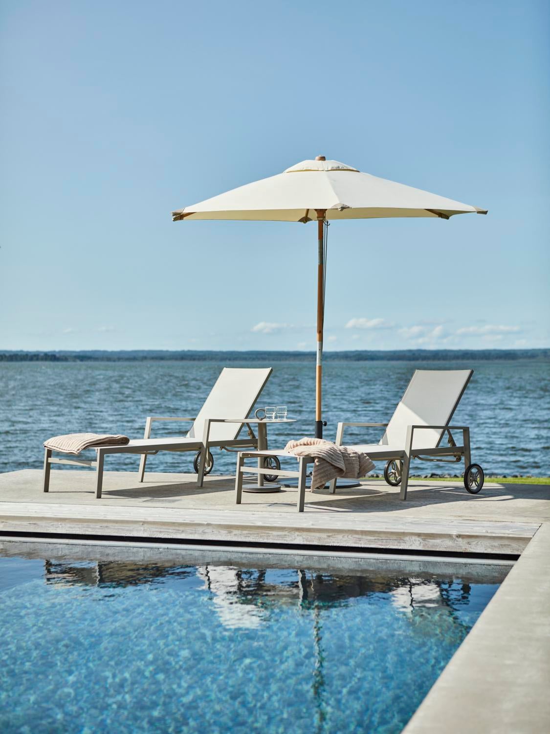 Niobe side table Khaki