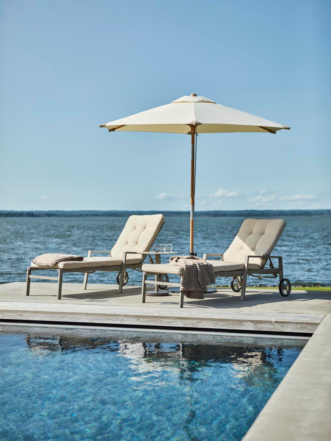 Niobe side table Khaki