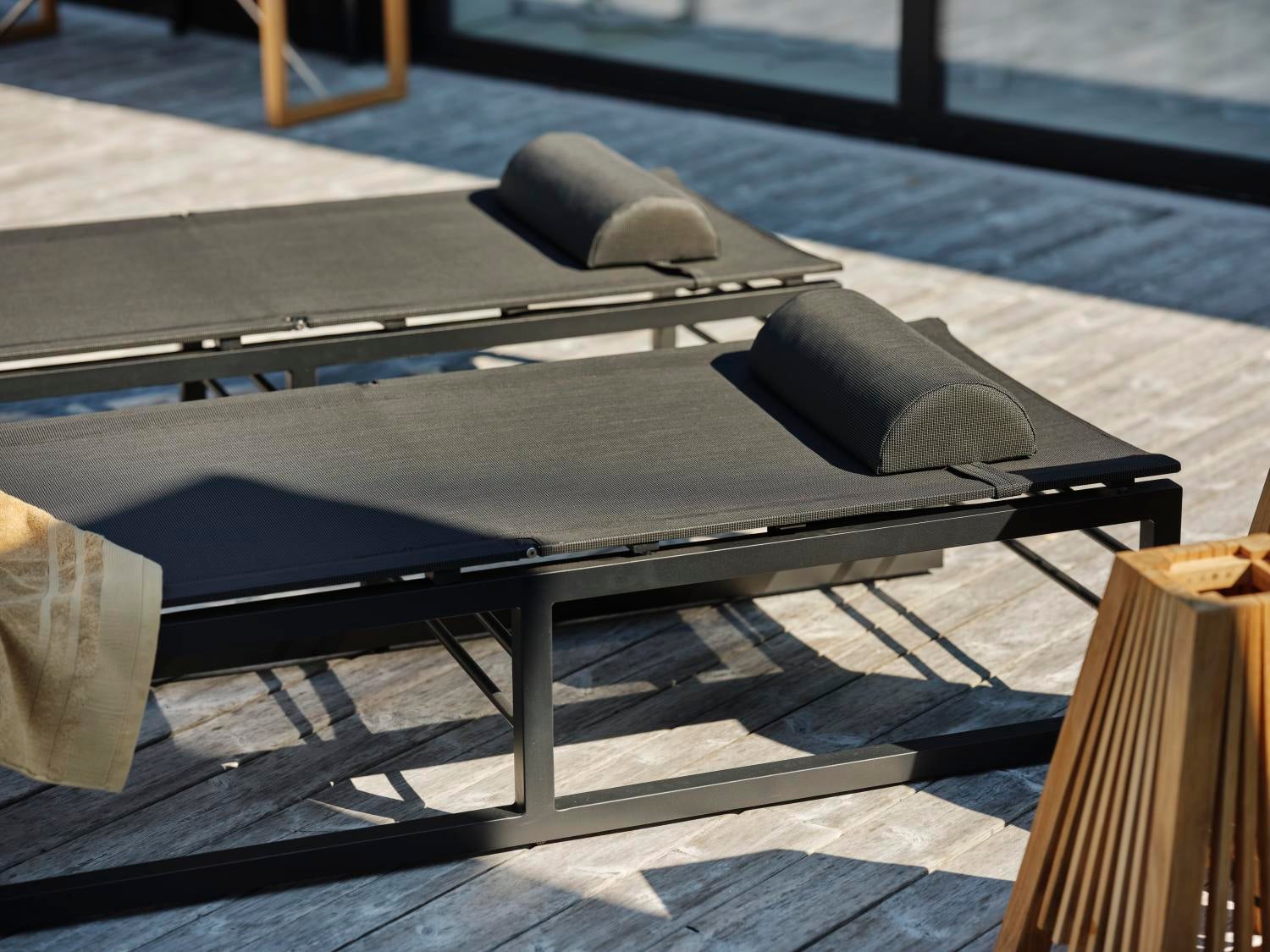 Vevi lounger Black/black