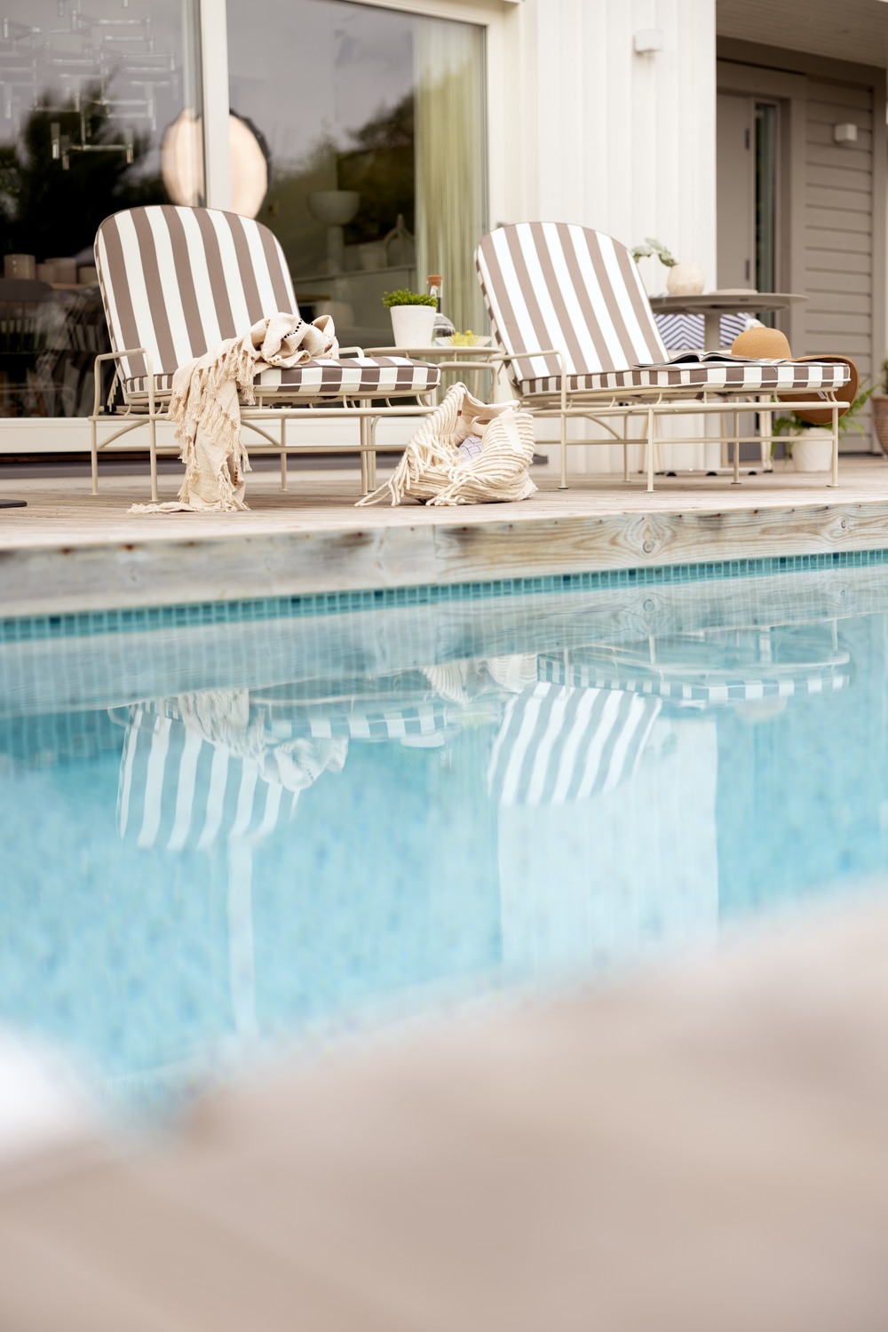 Arts lounger Soft White/Beige Stripes