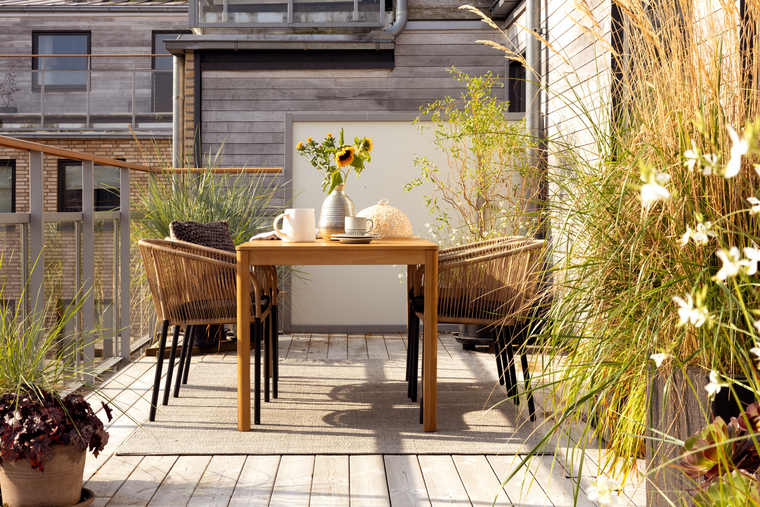 Joe dining table Natural color