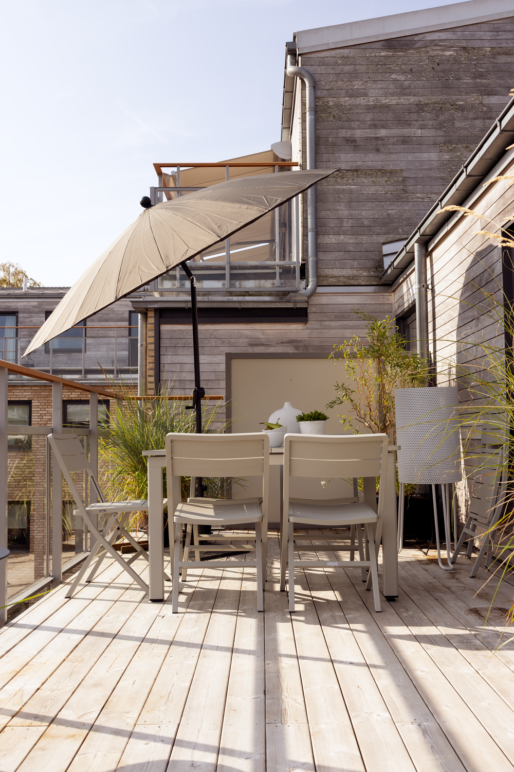 Lomma Small dining table Light Grey