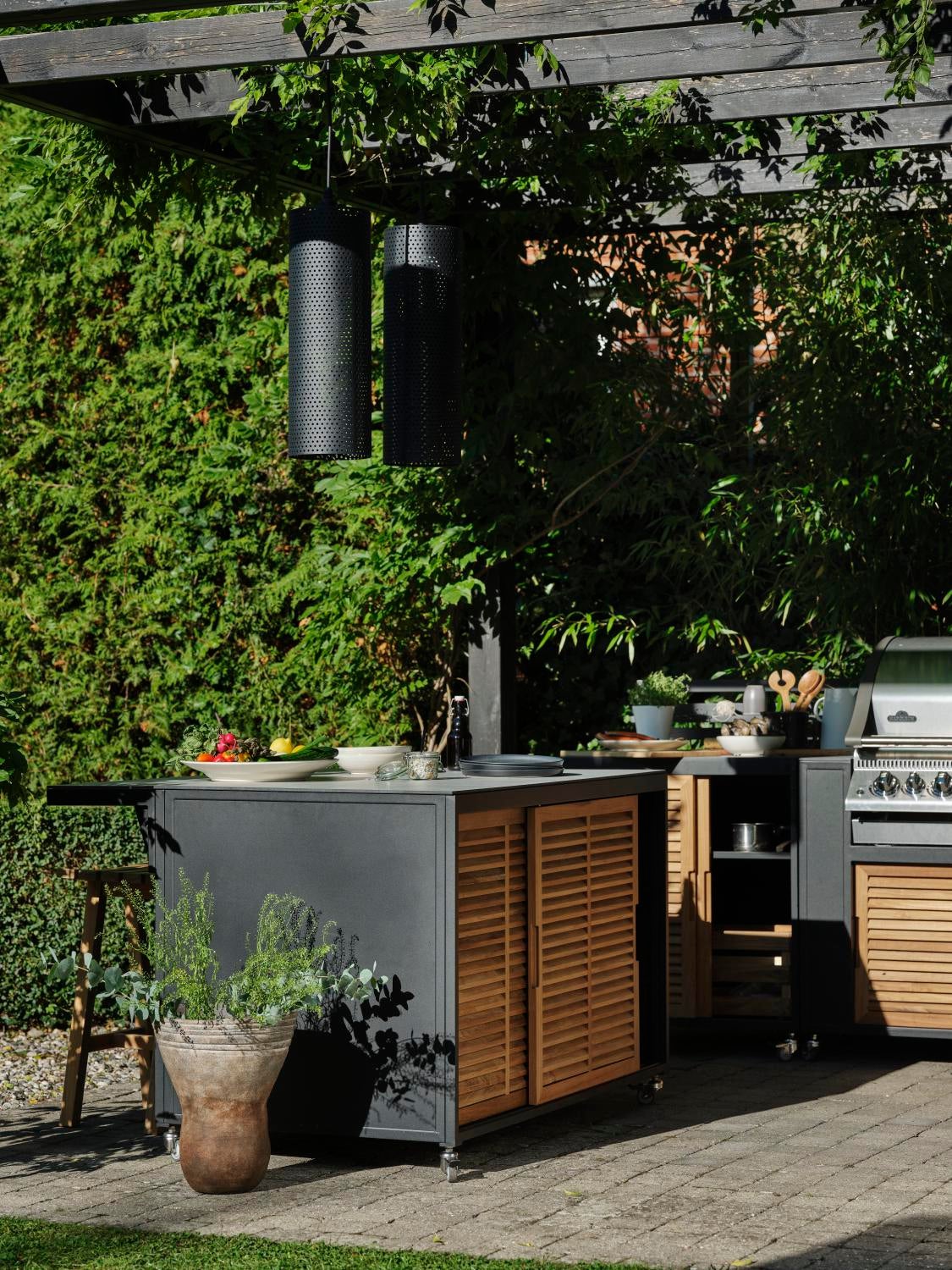 Fornax outdoor Kitchen Black/teak