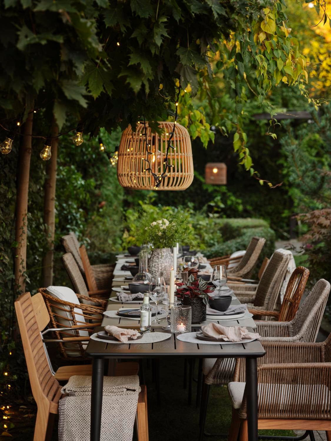 Nimes dining table Black