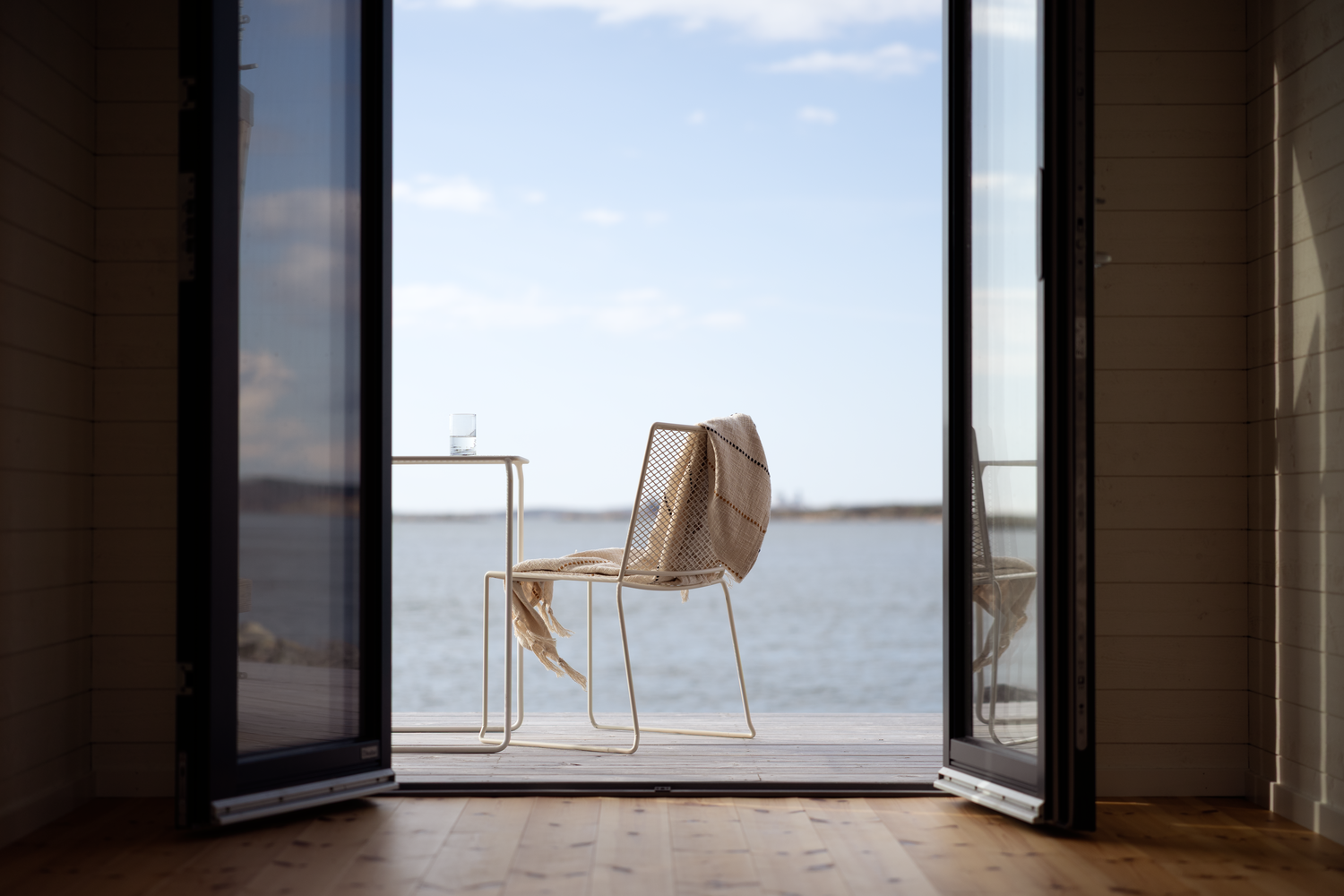 Haru dining chair Pearl white