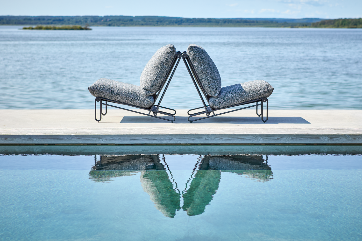 Blixt lounge chair Black/Teddy Ant