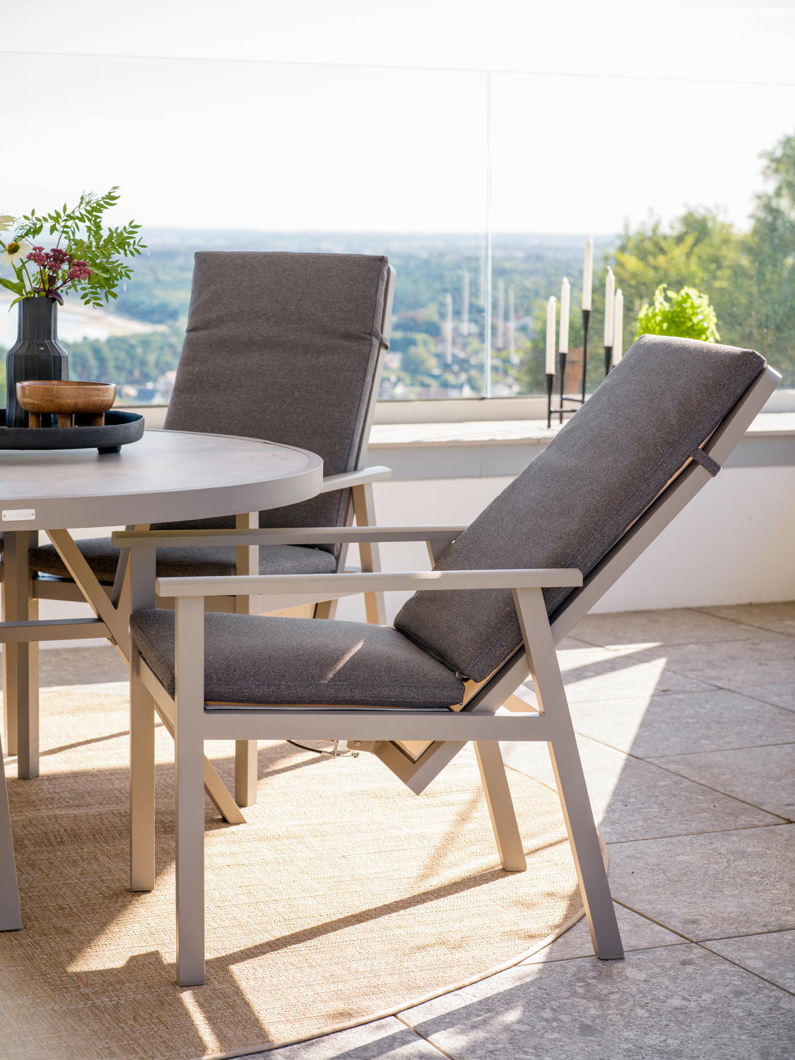 Samvaro position chair Khaki/Soft Dawn