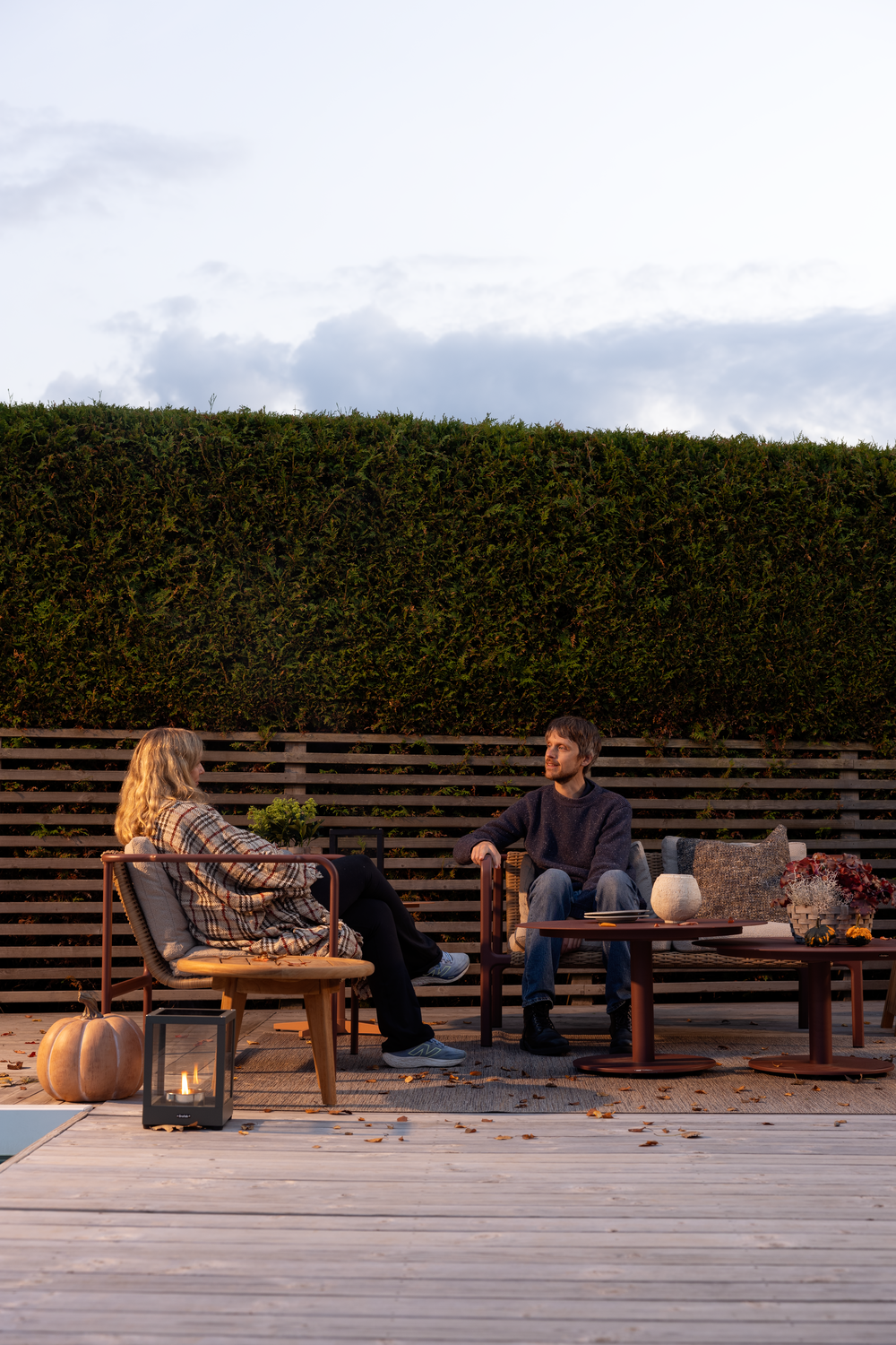 Peace coffee table Zin Red