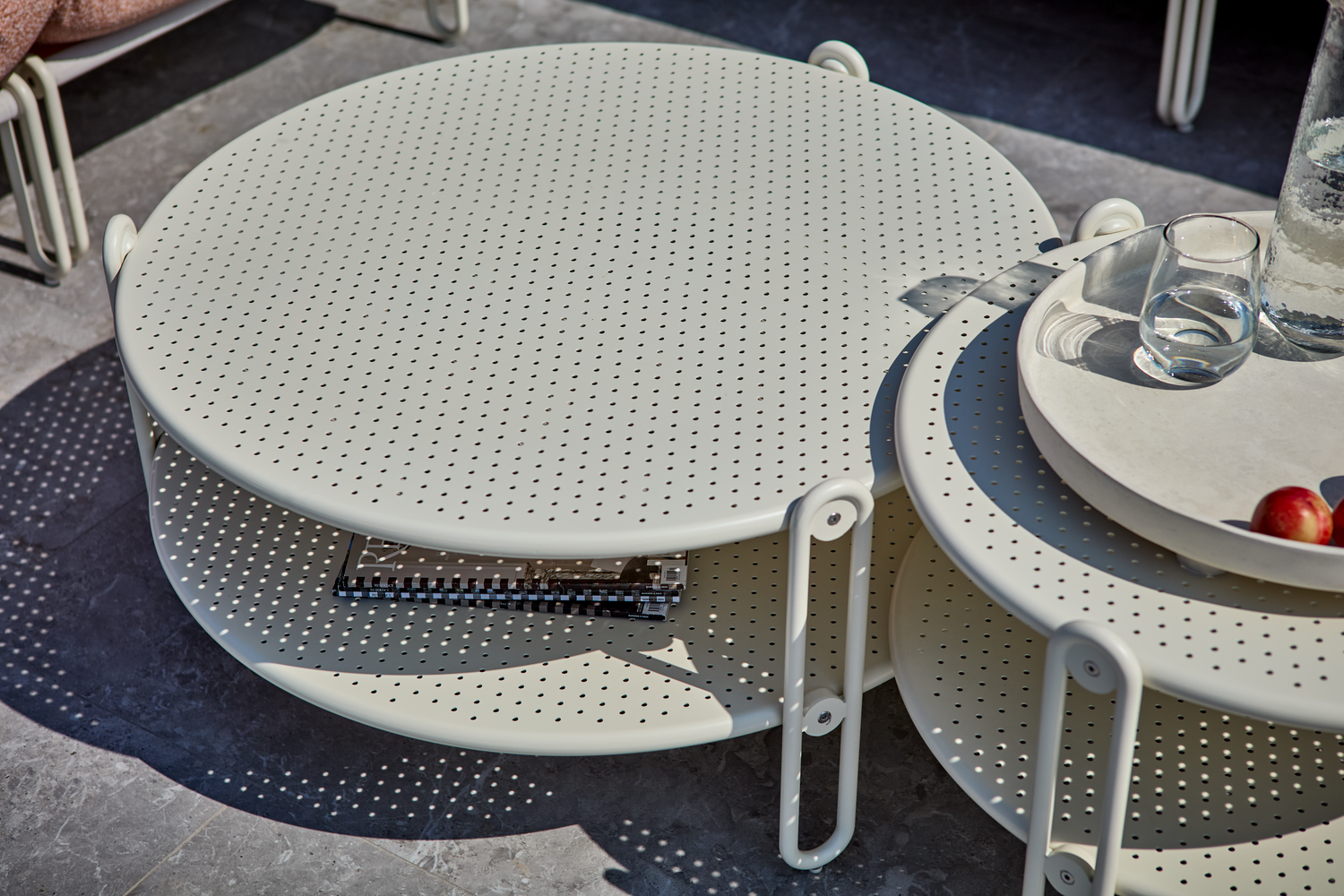 Blixt coffee table Pearl white