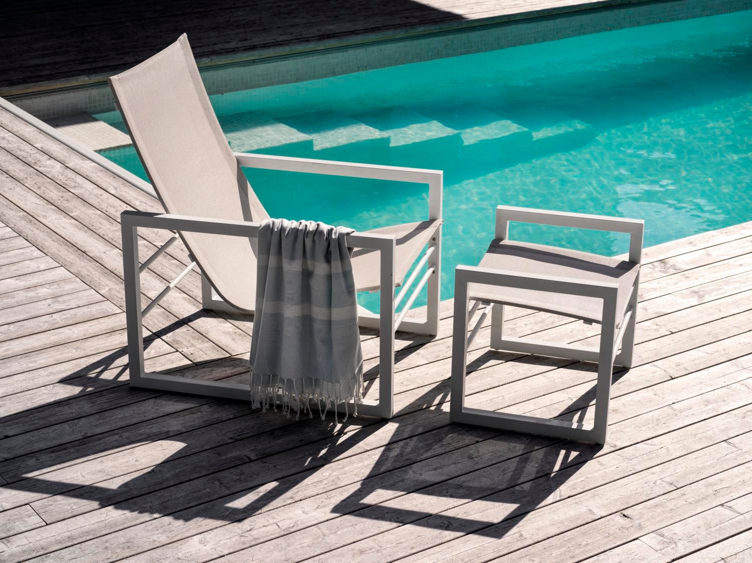 Vevi footstool White/Off-white