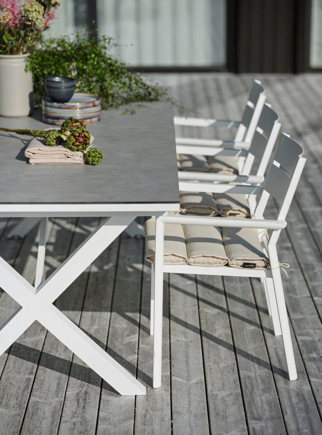 Delia armchair White