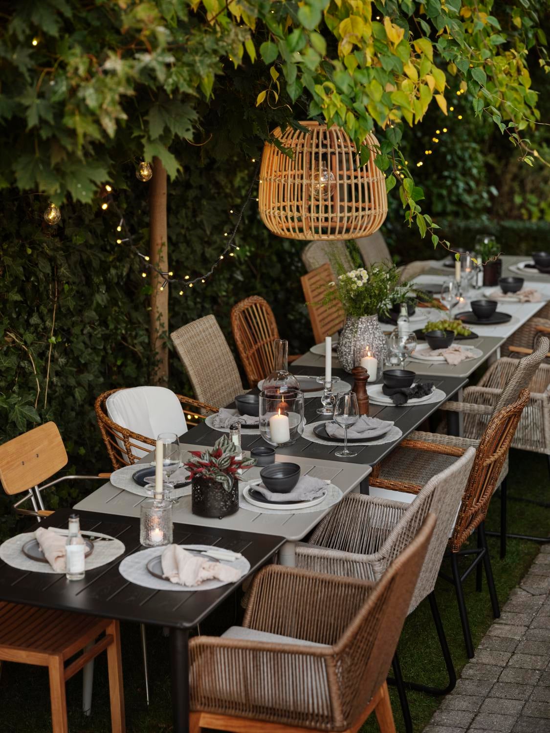 Nimes dining table Black