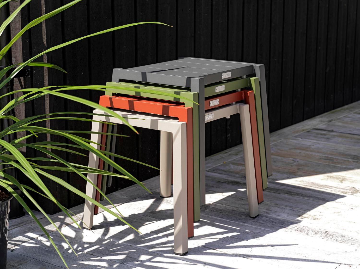 Delia side table Anthracite