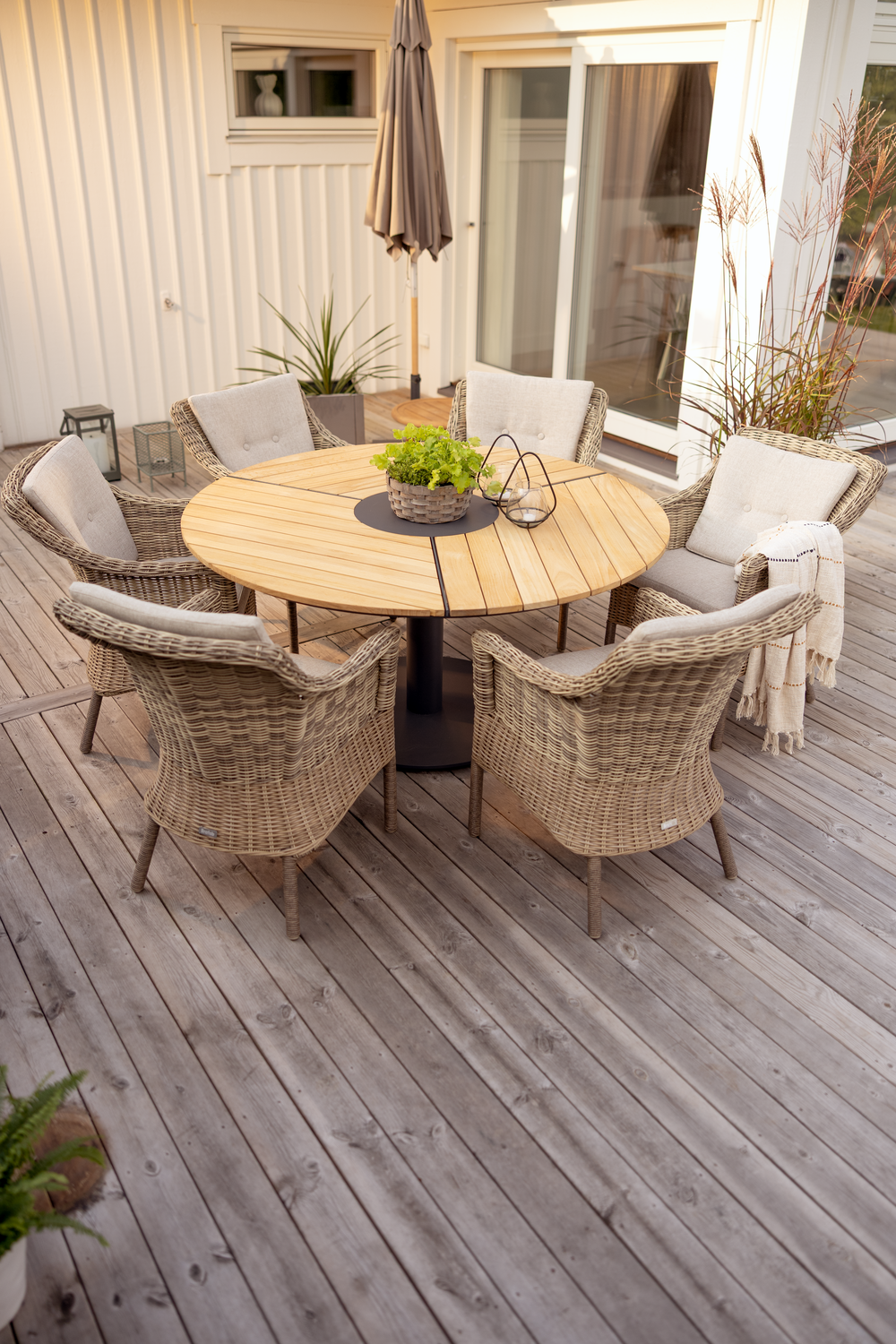 Peace Wood dining table Anthracite/Natur