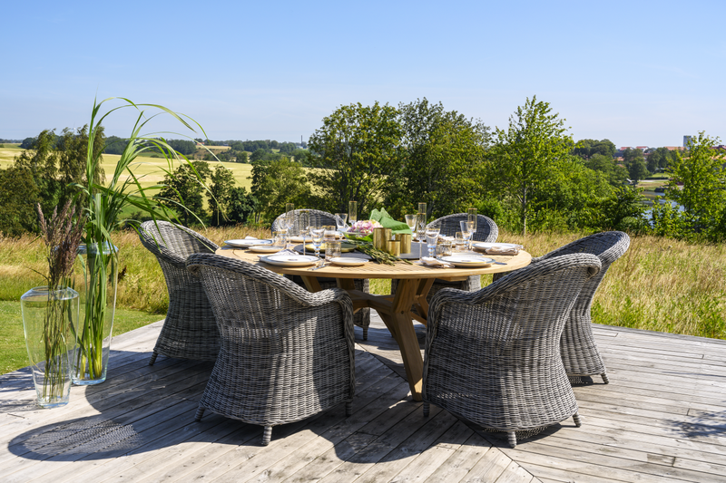 Circus dining table Natural colored/black