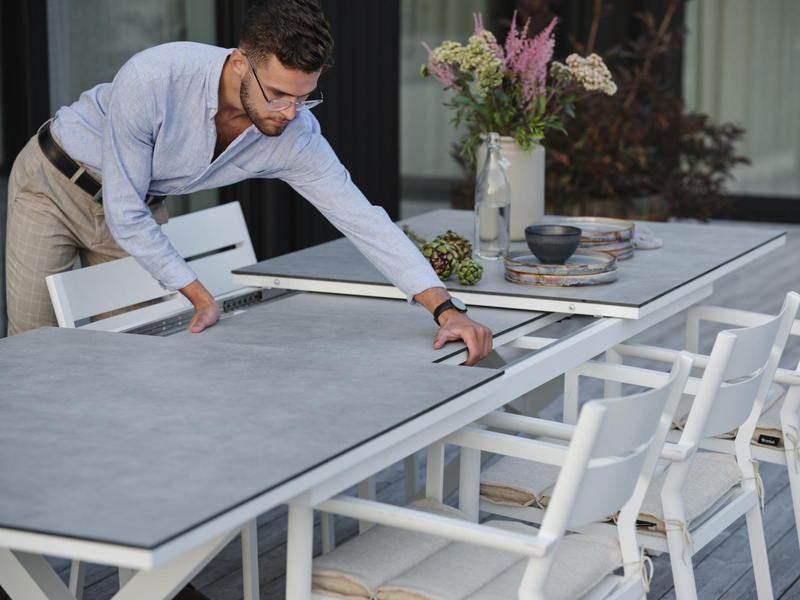 Hillmond dining table White/grey