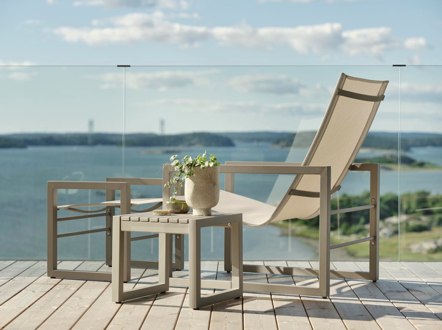 Vevi footstool Khaki/Off-white