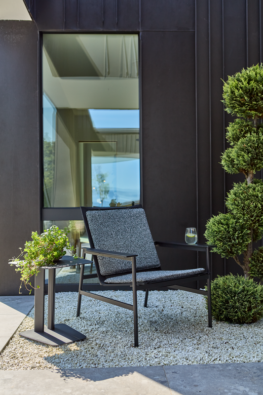 Soro lounge chair Black/Teddy Ant