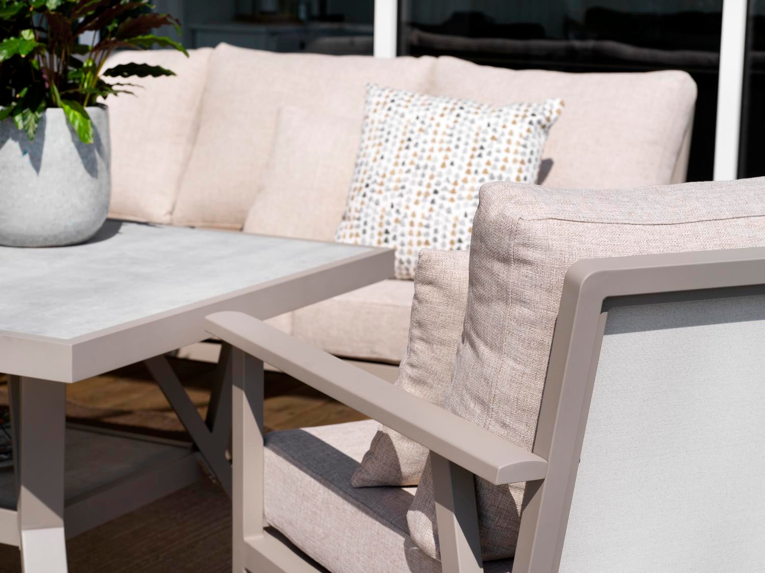 Samvaro High armchair Khaki/Sand