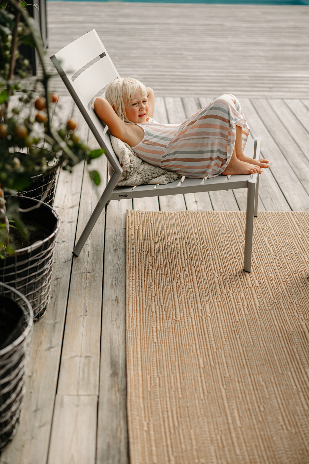 Delia lounge chair Light Grey