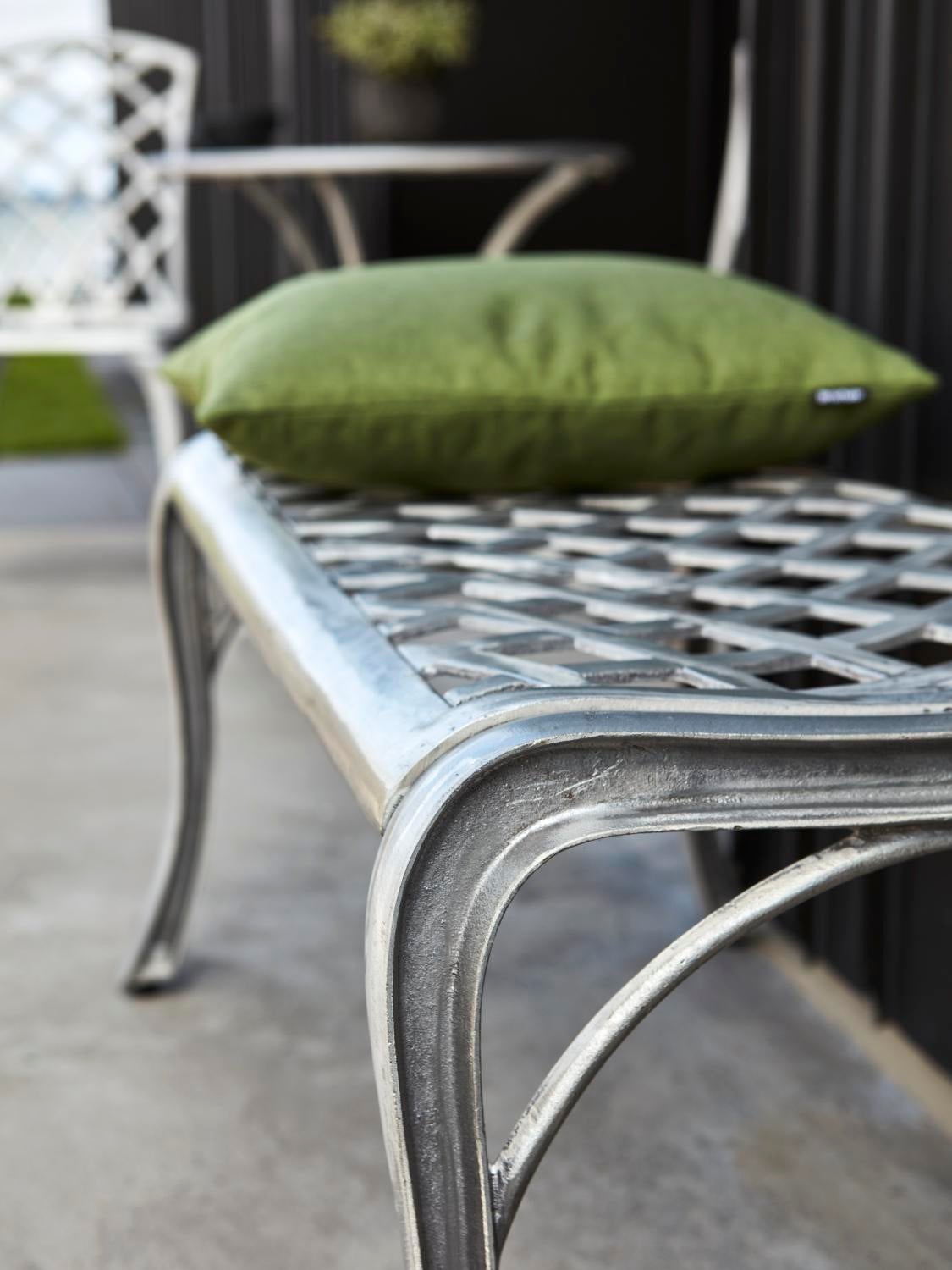 Arras bench Uncoloured